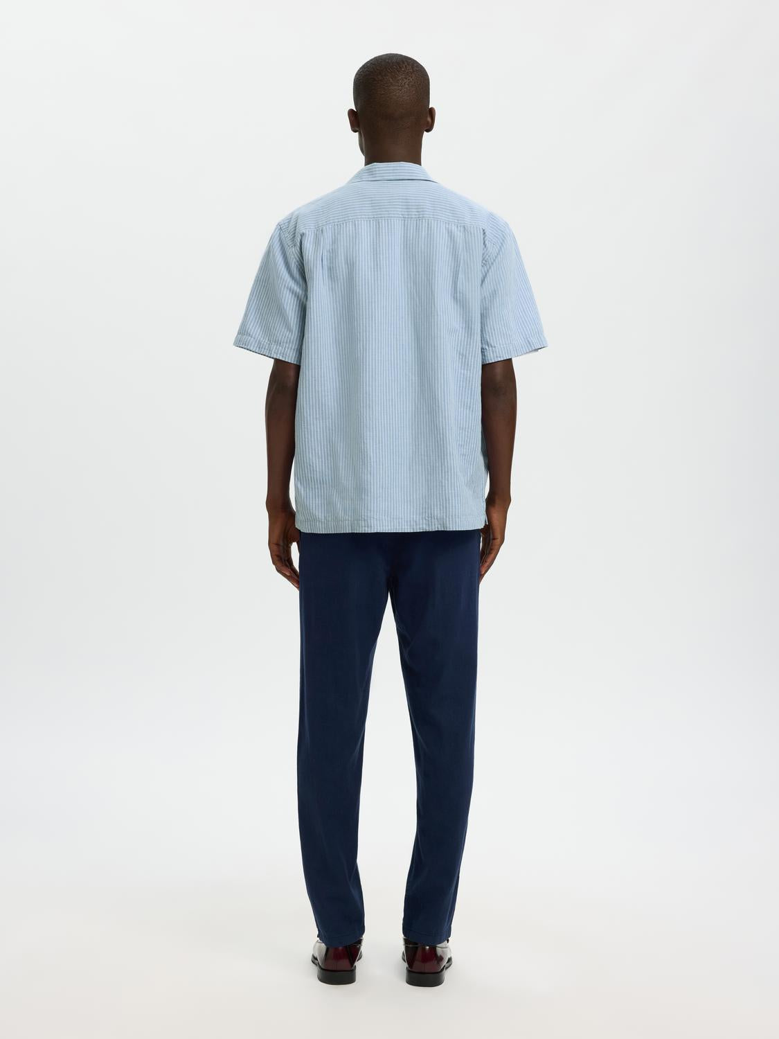 model_shot-back
